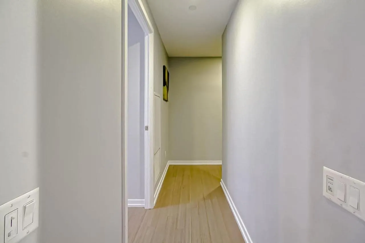 The Skyline Retreat By Instant Suites Toronto Holiday home