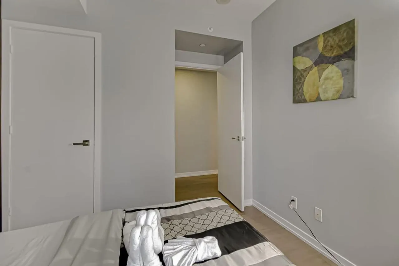 The Skyline Retreat By Instant Suites Toronto 0*,